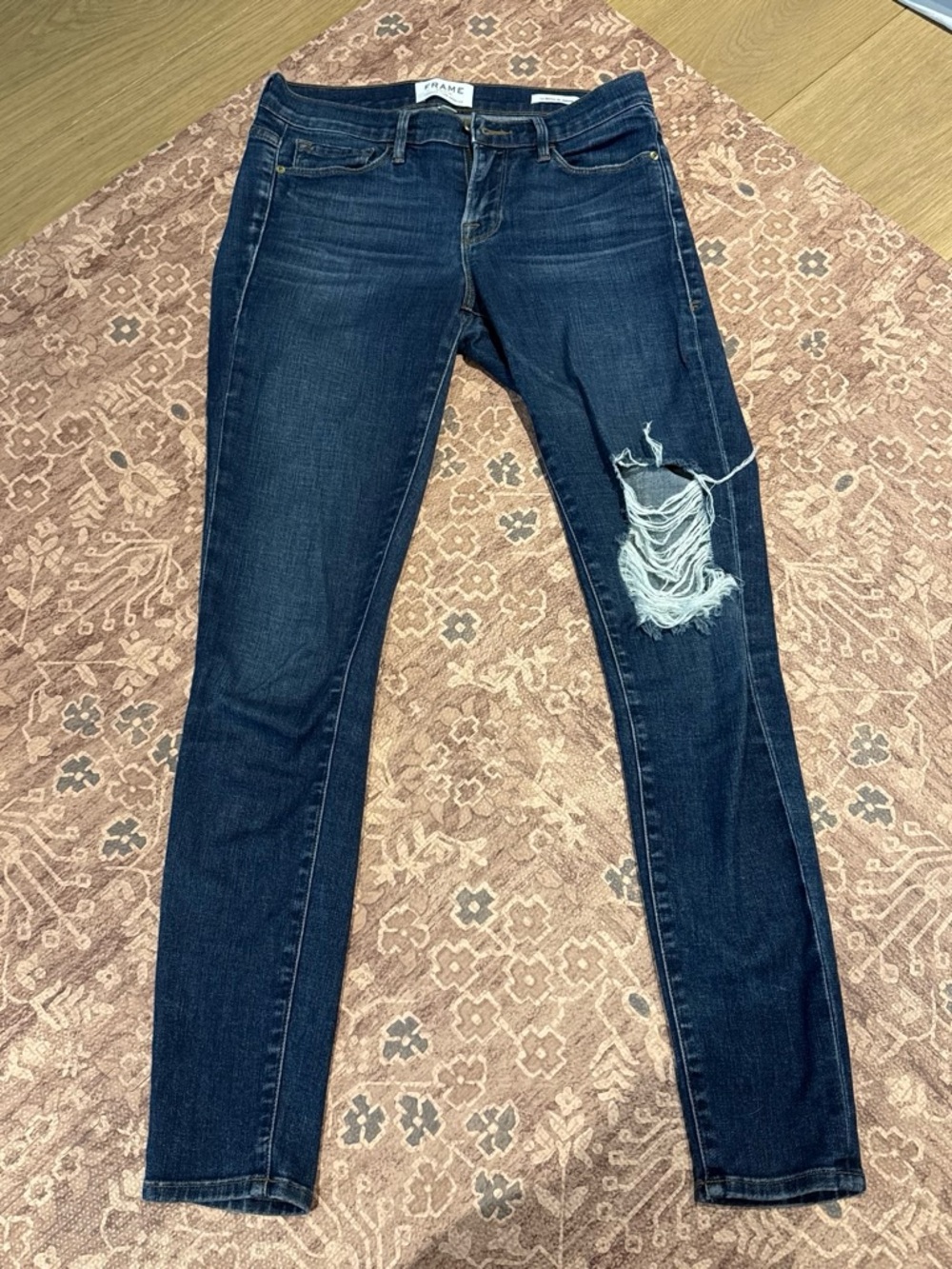 Frame Denim Dark Blue Skinny Jeans with Distressed Knee